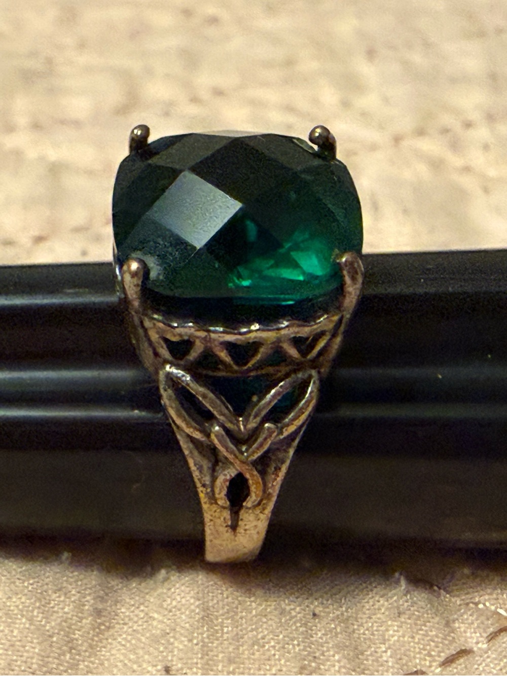 Vintage Art Deco Style Green Cushion-Cut Statement Ring ‘size 7 Women’s Jewelry